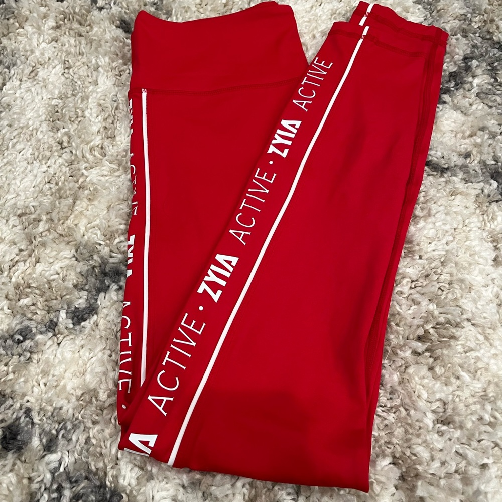 Zyia Light N Tight Red Logo Leggings
